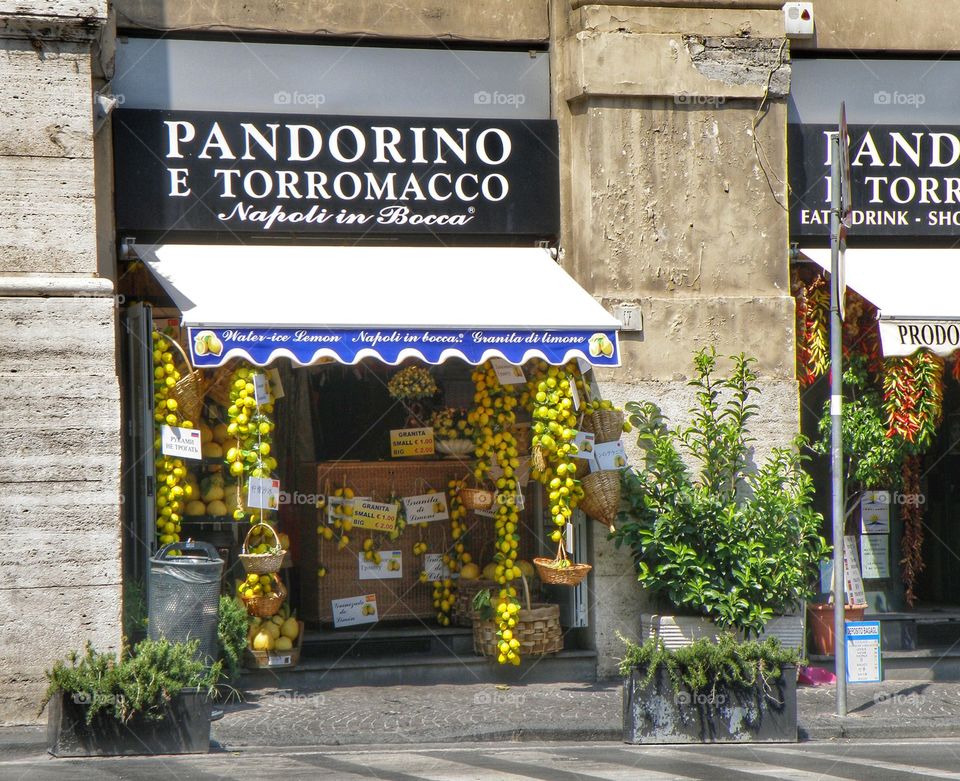 shop in Naples