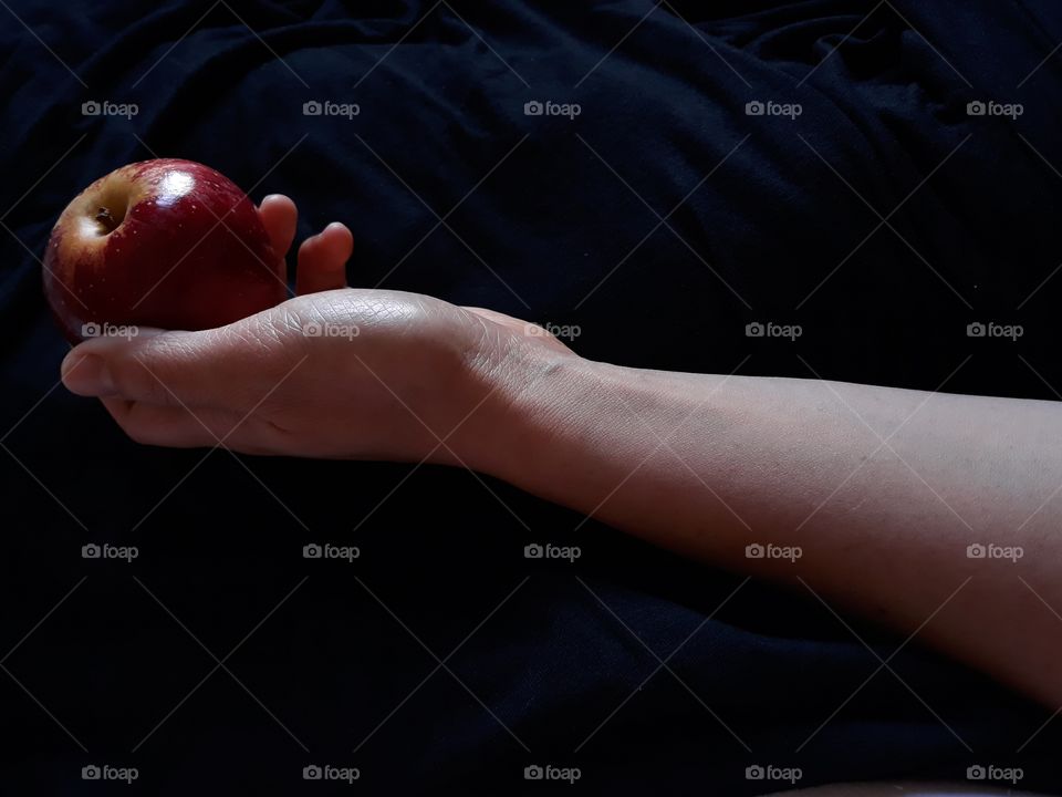 Teacher, this apple is for you!