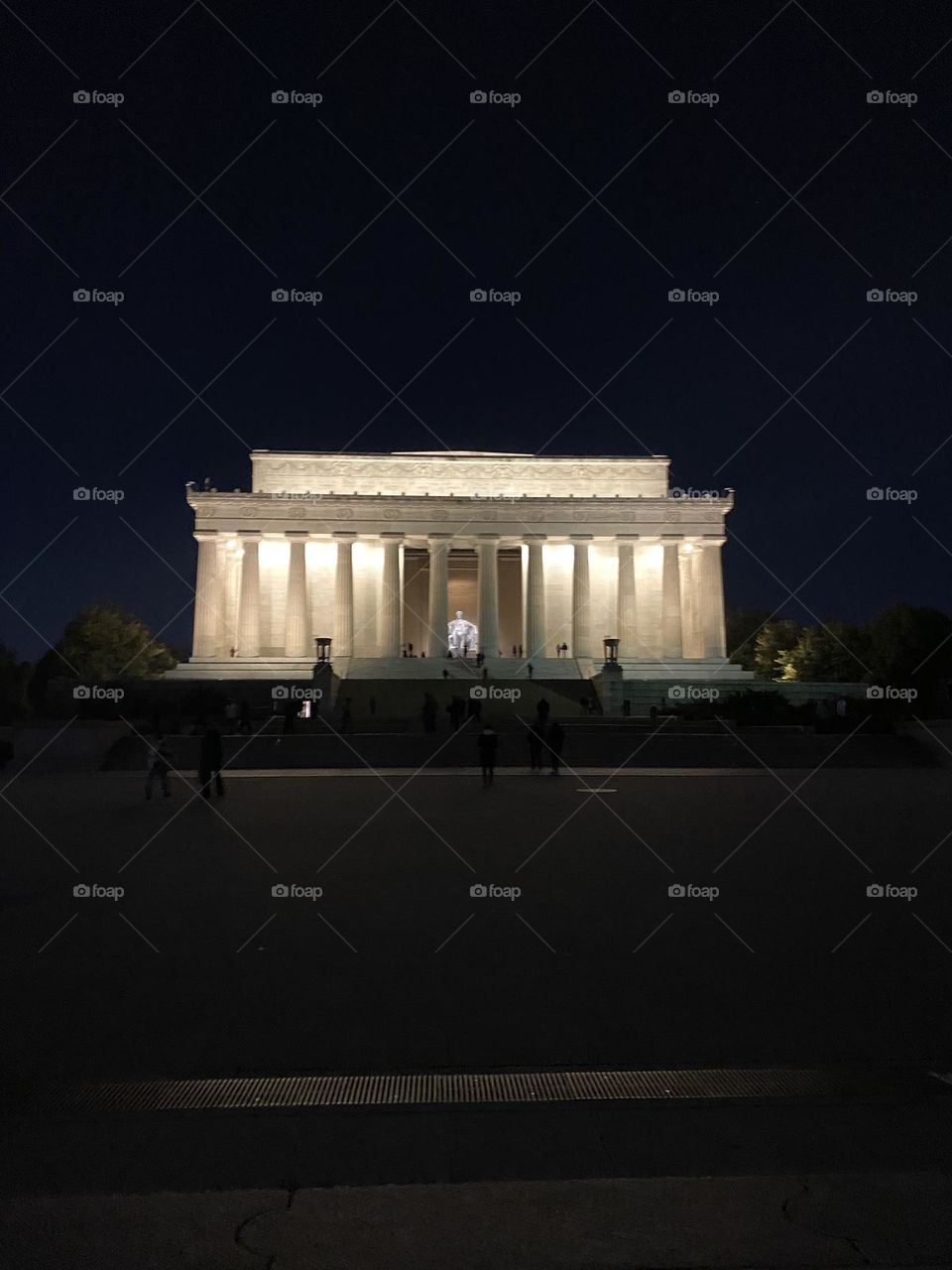 Nighttime at the Lincoln Memorial