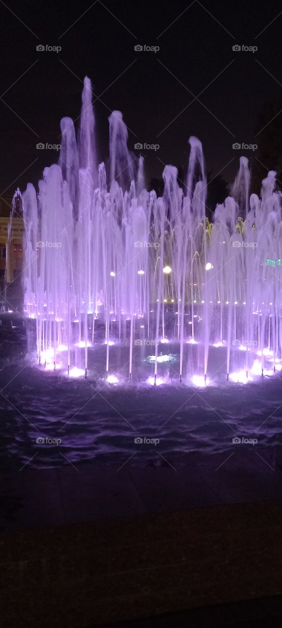 it's fun fo stroll in front of the fountains on a hot summer evening.