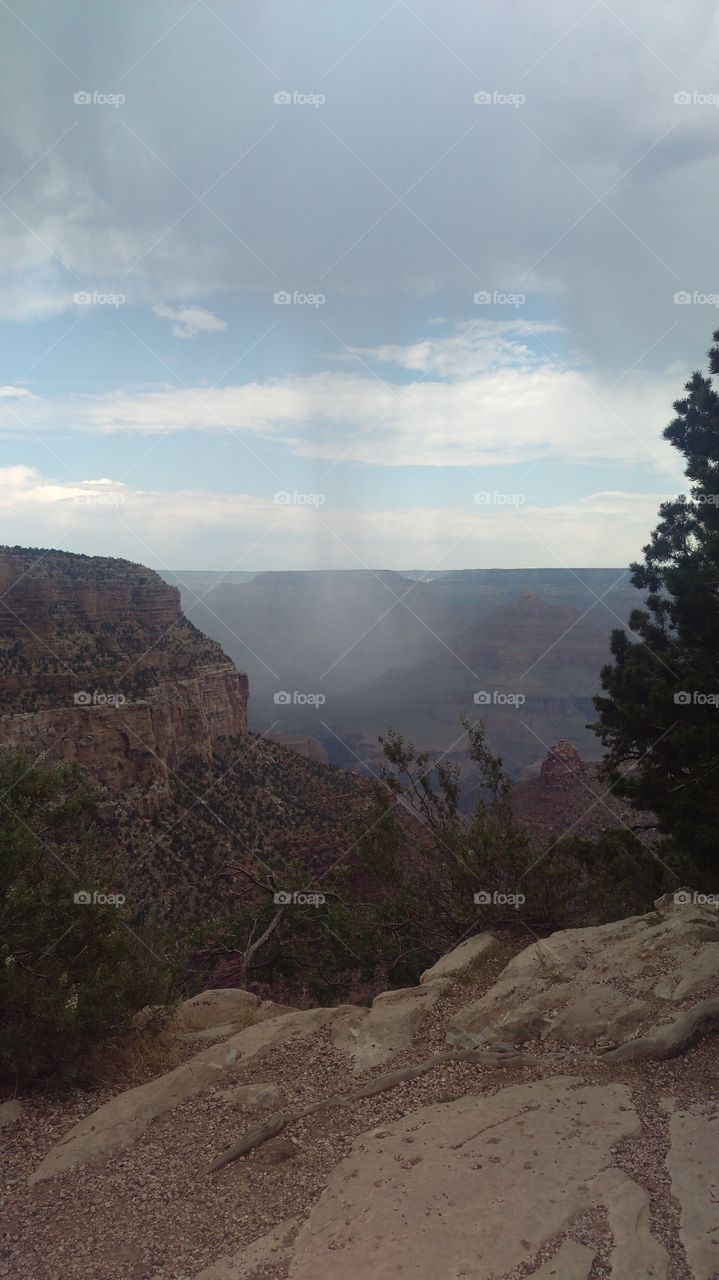 Marking a fine line of rain