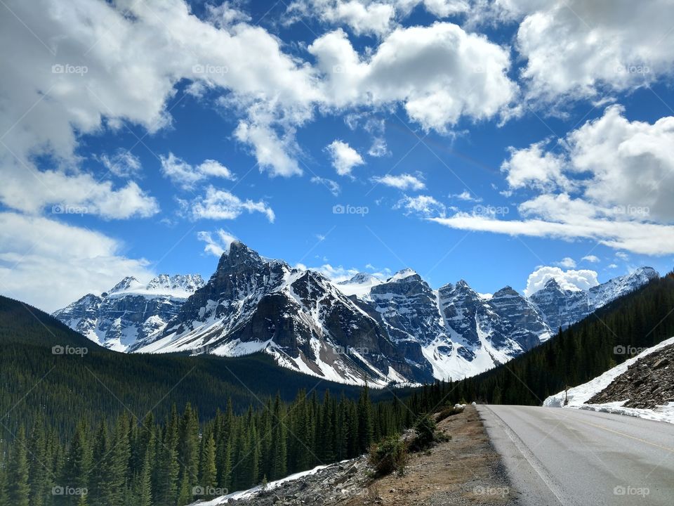 Road to Lake Moraine