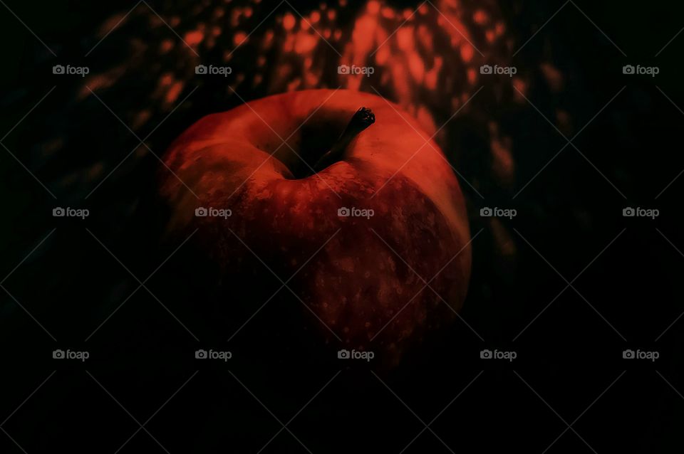 red apple spell