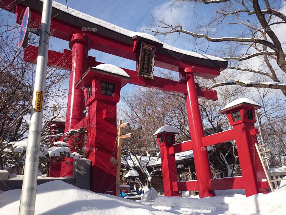 伊夜日子神社の鳥居にて
torii (Shinto shrine archway) 