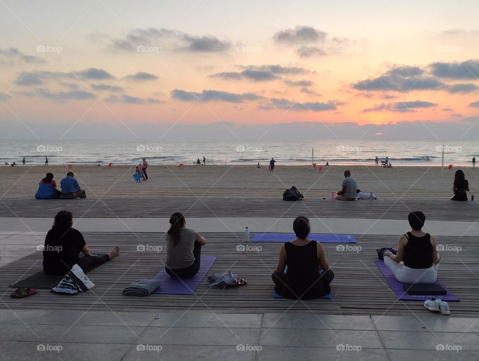 Sunset 🌅 Yoga mat 🧘‍♀️ Get relax🧘‍♀️ Gold hour 🌅