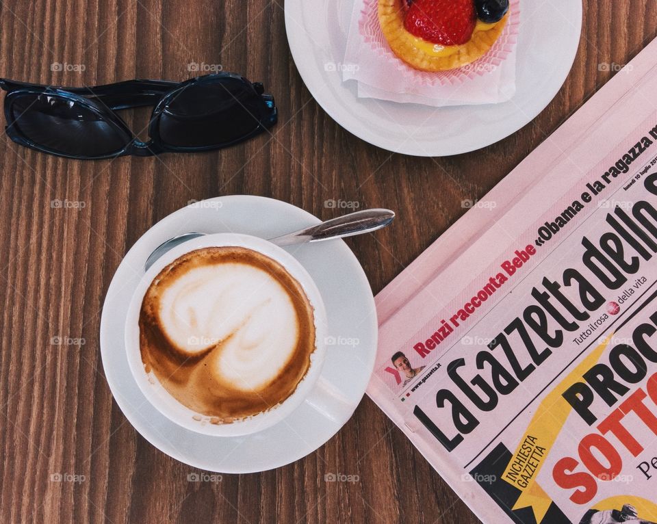Colazione: breakfast in Italian style...