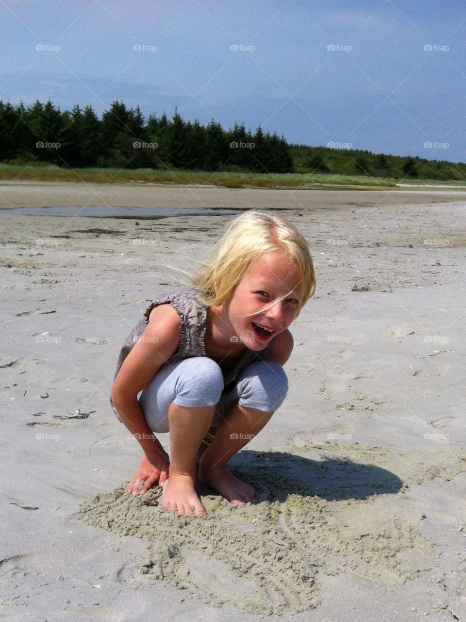beach sky girl happy by greirik