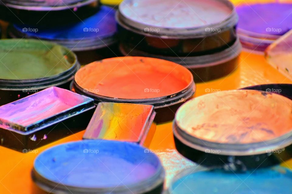 Beautiful art work starts with beautiful paint. It is so fun to paint little pictures on faces, especially if they are little ones wanting to use their imagination.