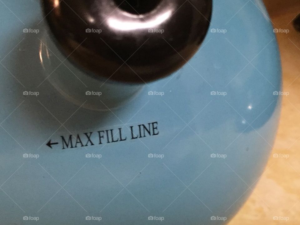 Maximum fill line on a Balou tea kettle