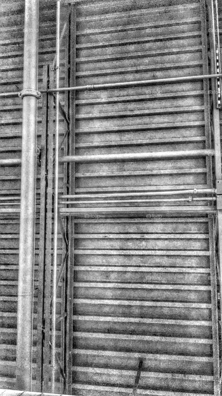 Ceiling Poles And Pipes