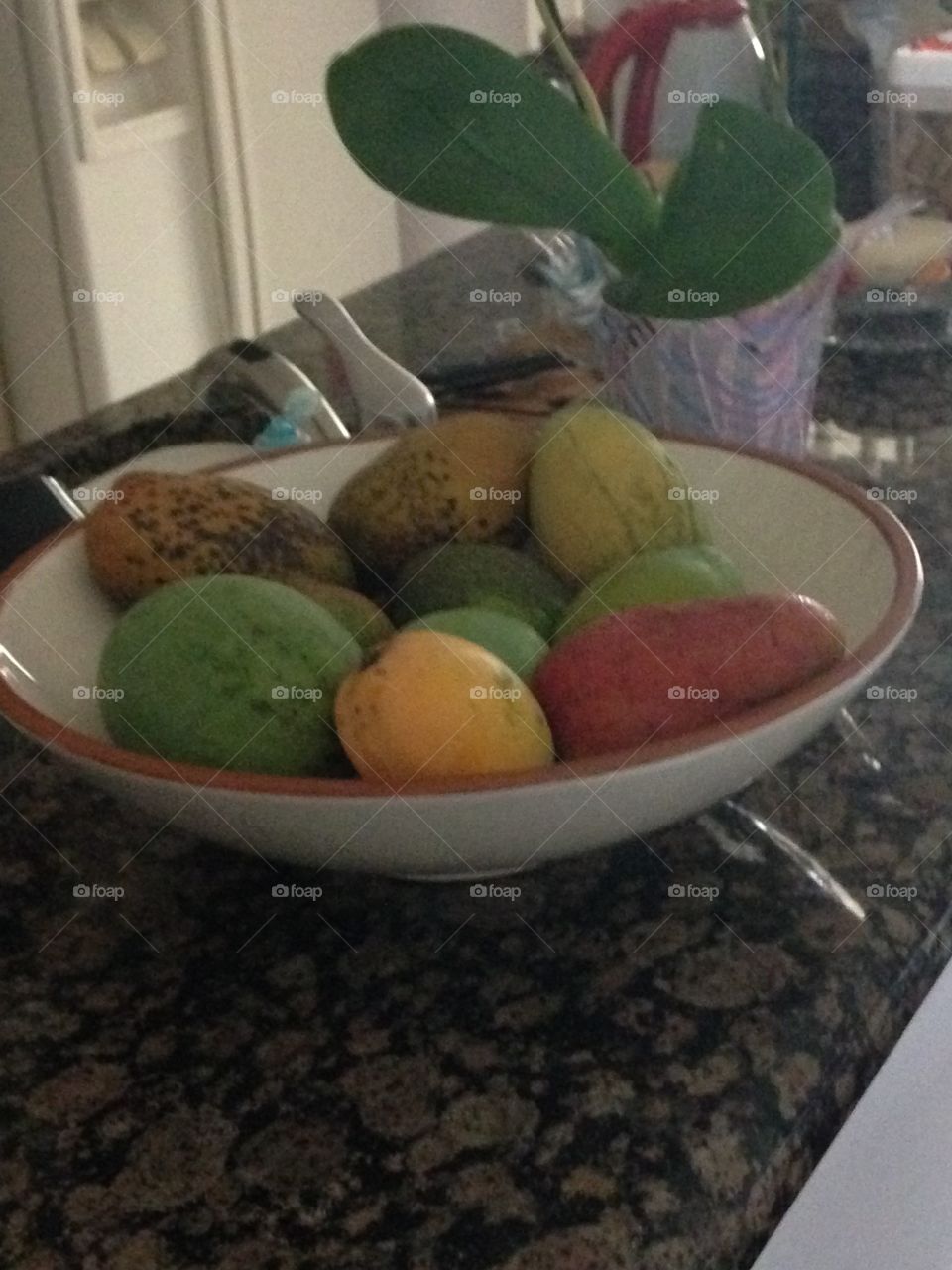 Mangoes in a dish 
