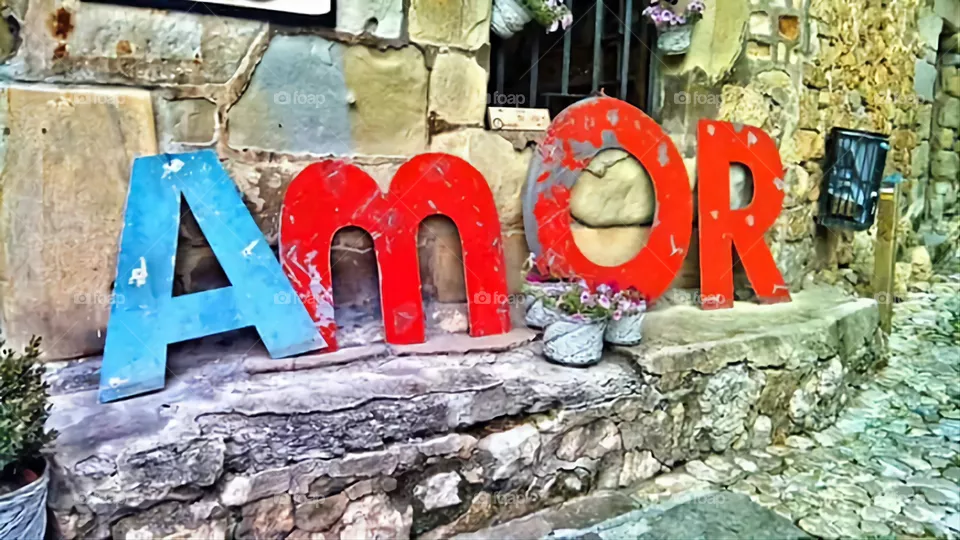 AMOR
