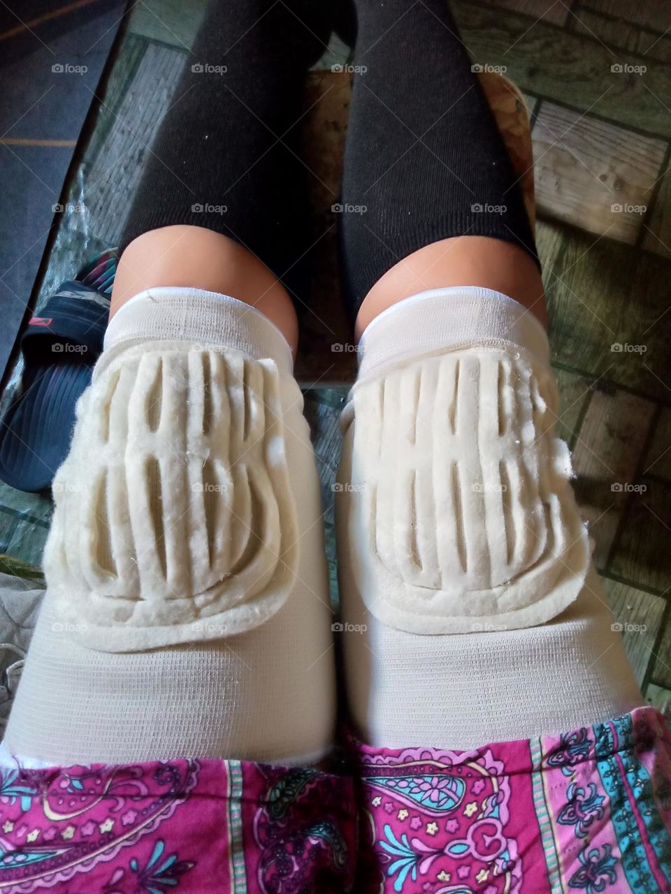 #KNEE SUPPORT,, NEEDED FOR PERSONS WITH AILING KNEES, FOR ATHLETES,  BUT MOST ESPECIALLY SENIORS TO PREVENT INJURY