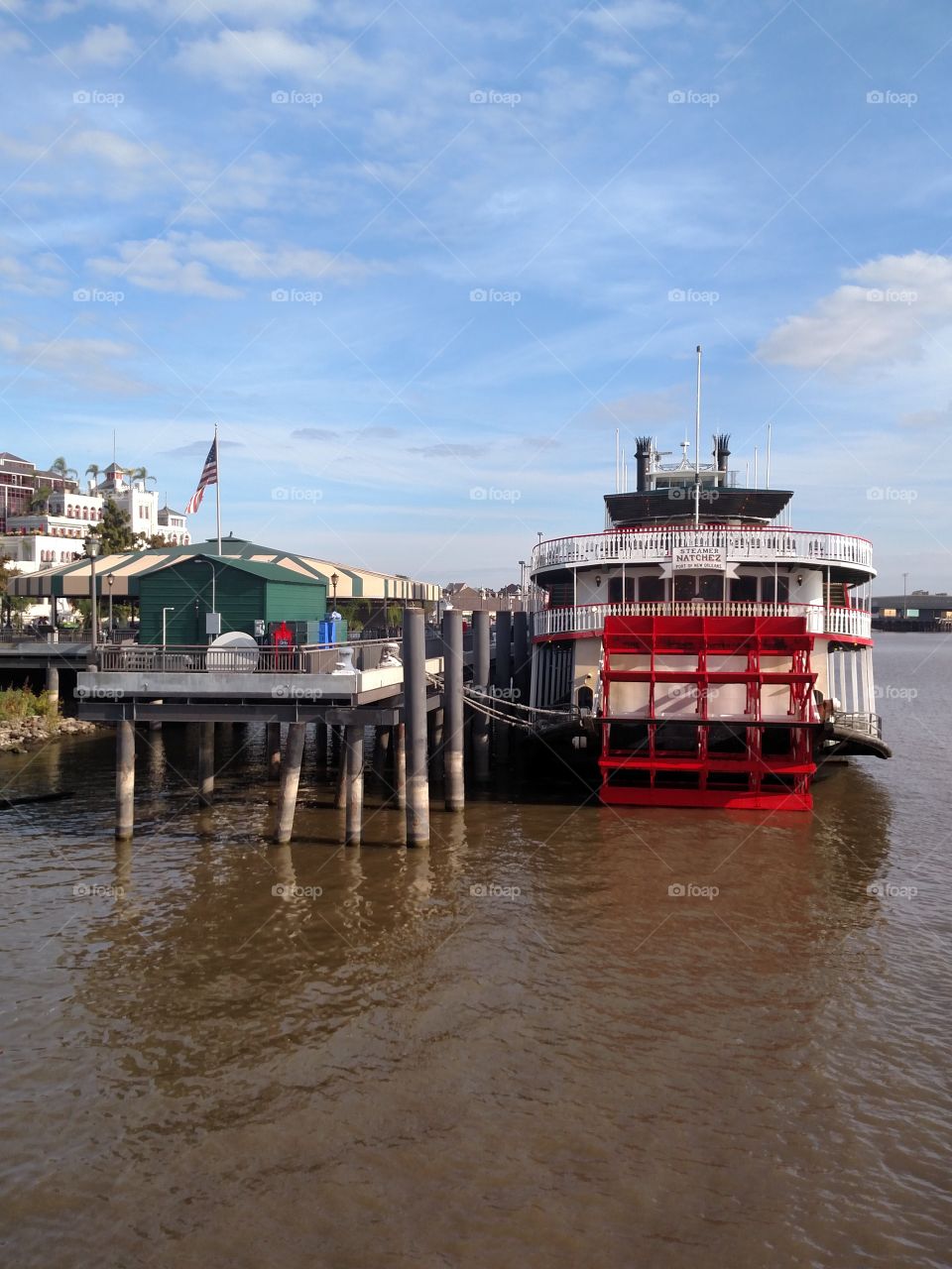 Riverboat And The Mississippi