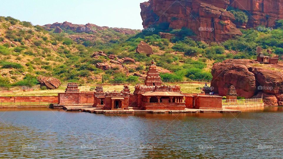 Badami - Agastya Lake - Architecture