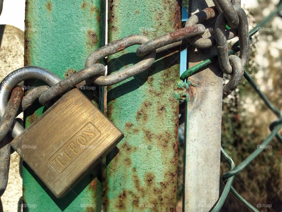 Pad lock and chain