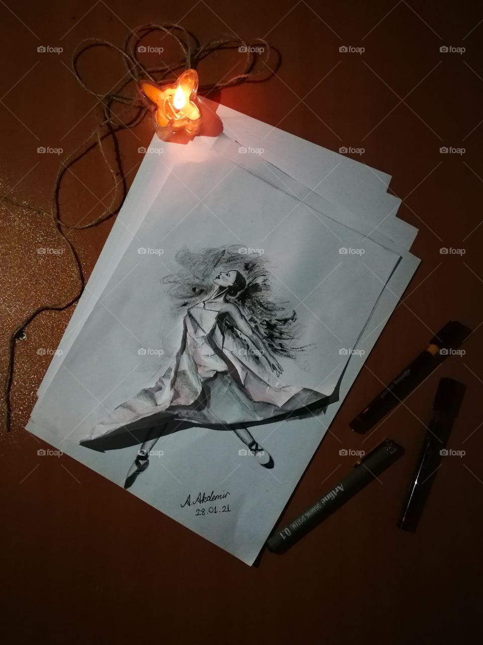 Does the propeller hide herself from the flame? (Pervane olan kendini gizler mi alevden ?)