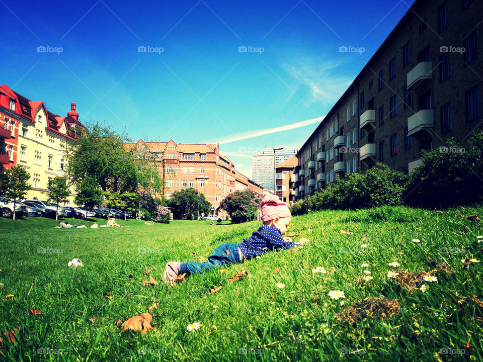 KID IN GRASS