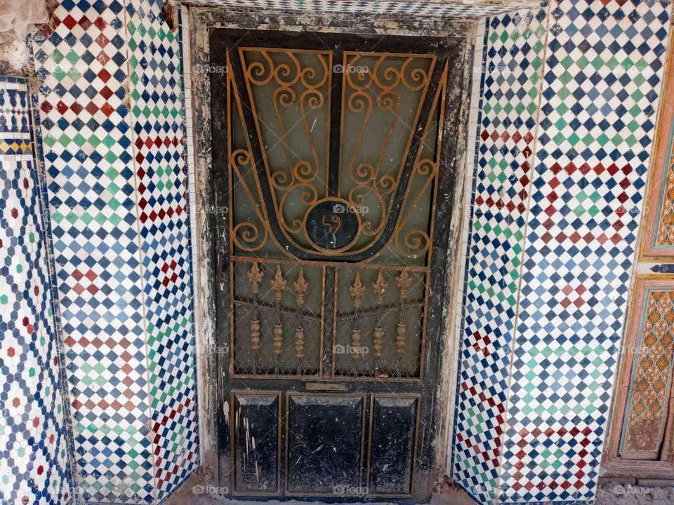 Artisanal door