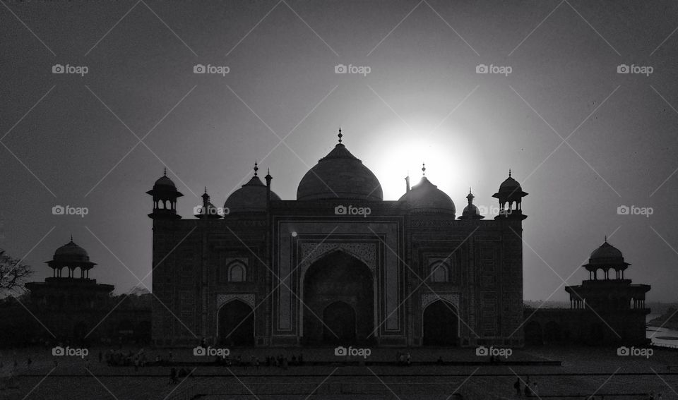 Backlighting in Agra.