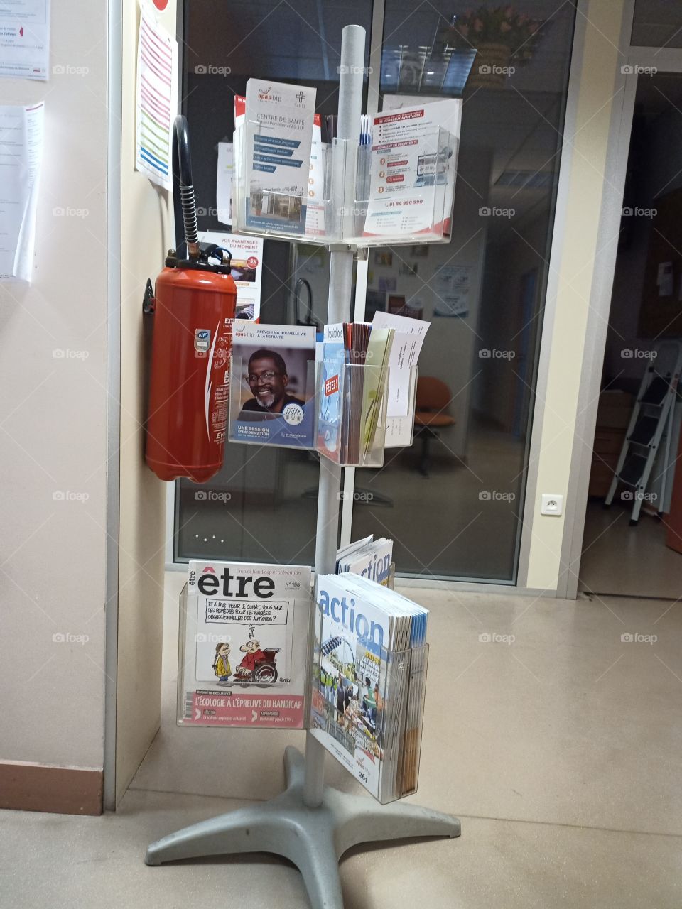 Présentoir a journal