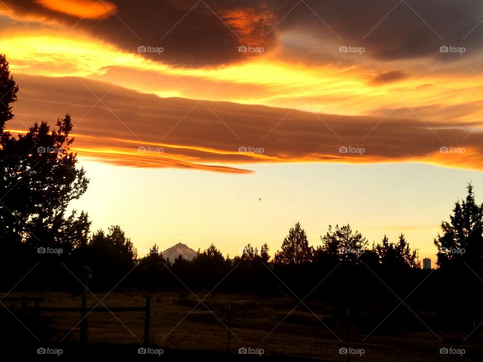 Sunset Over Mt. Jefferson Central Oregon Mountains Redmond Crooked River Ranch