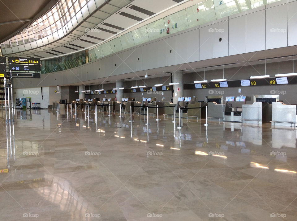 airport new spain gate by ventanamedia