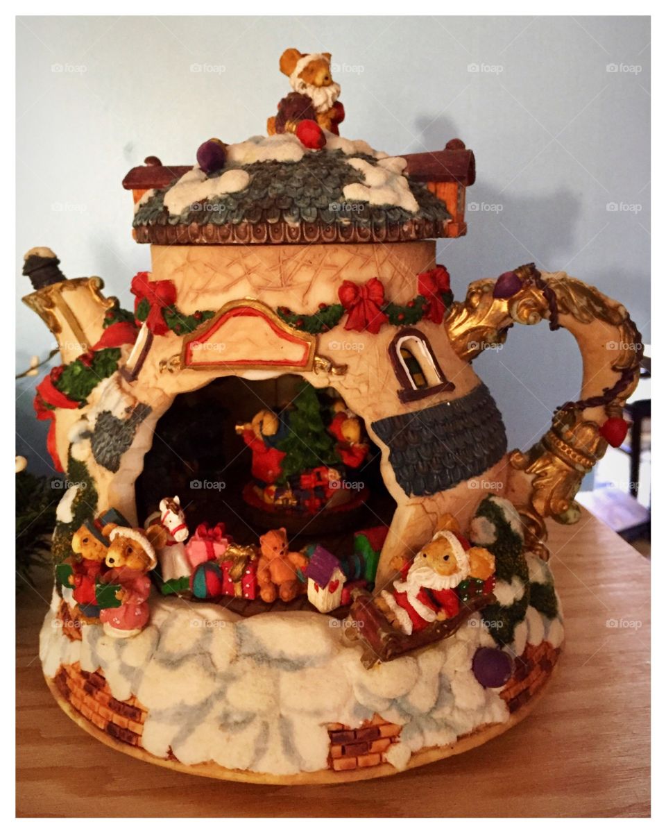 Christmas teapot music box