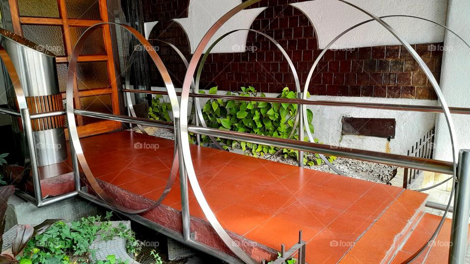 Entrada de edificio con estilo