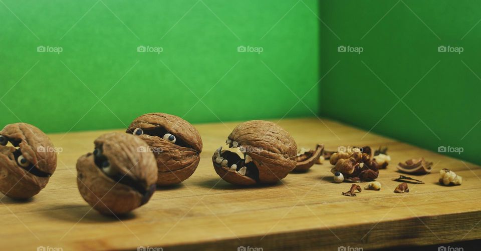 cannibal walnut attacks fellow