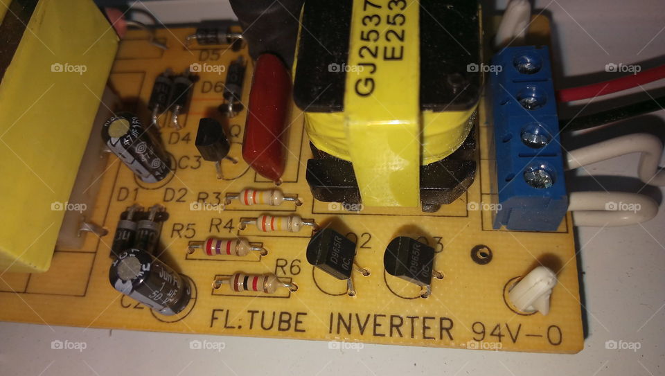 Emergency exit light circuit