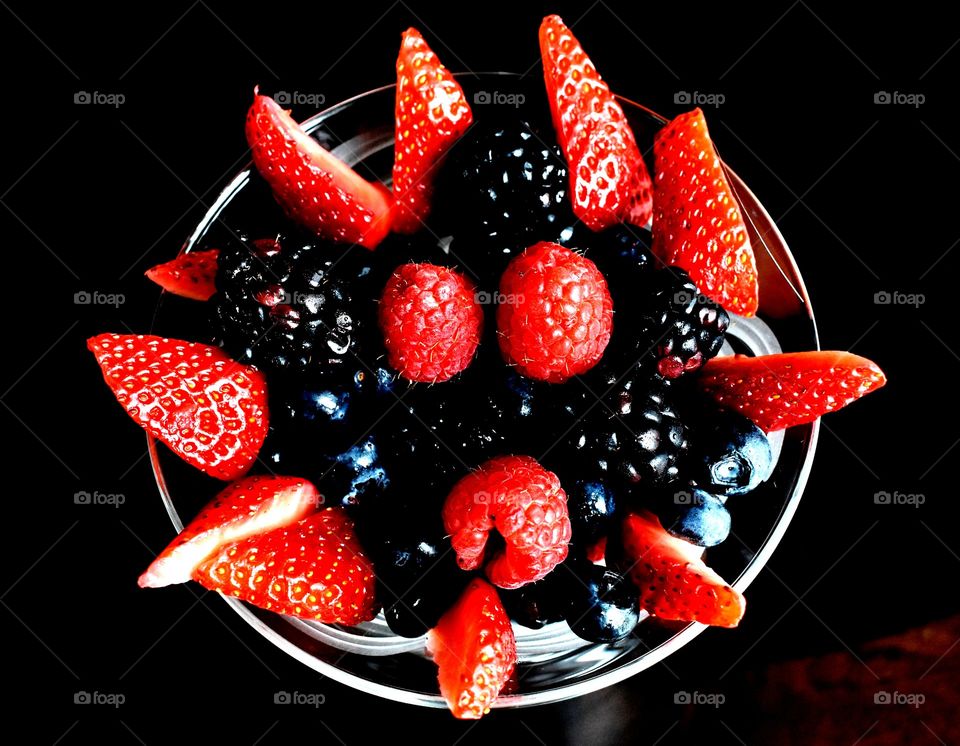 blackberries strawberries raspberries blueberries Arrangement fruit