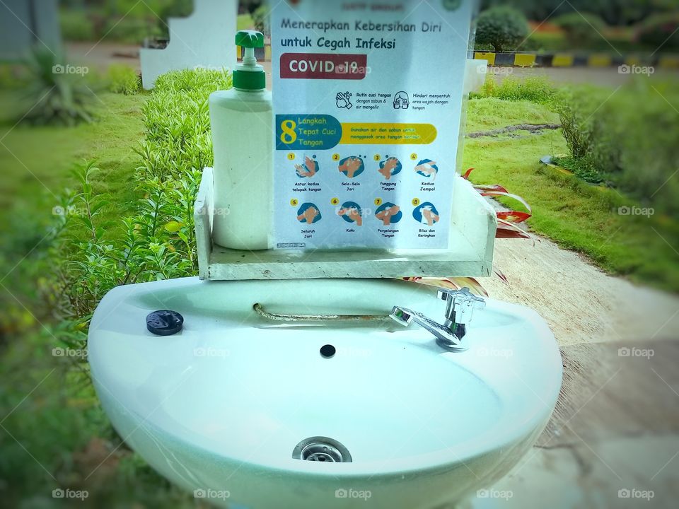 apply personal hygiene to prevent covid-19 infections wash your hands regularly with soap and rubnning water