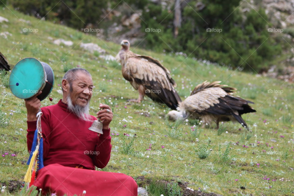 Old Tibet  monk prying for all of  🙏🙏🙏