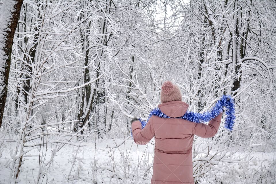 woman in winter park social distance