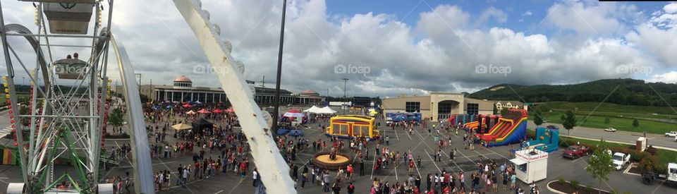 Panoramic block party