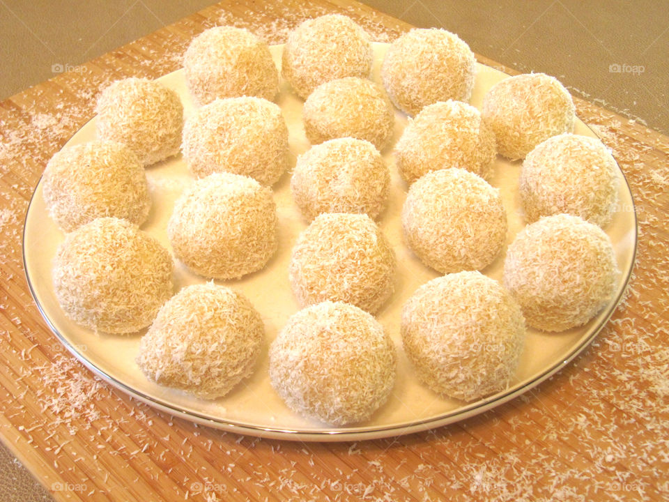Raffaello mini coconut cakes