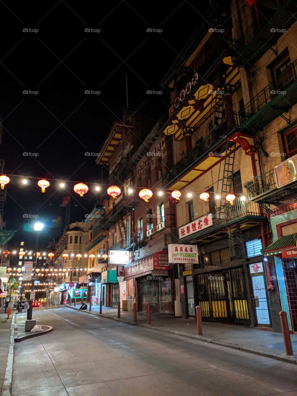 Chinatown so calm... no body at street but it’s always full of colors.