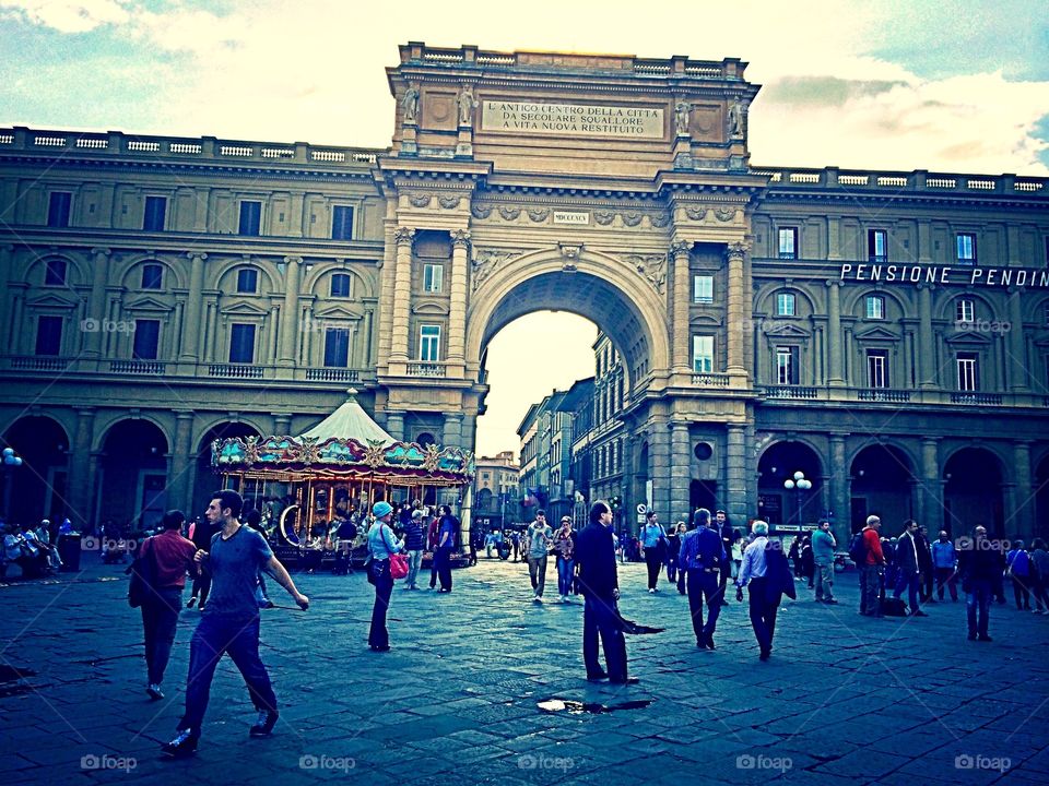 Carousel and the Florence lifestyle
