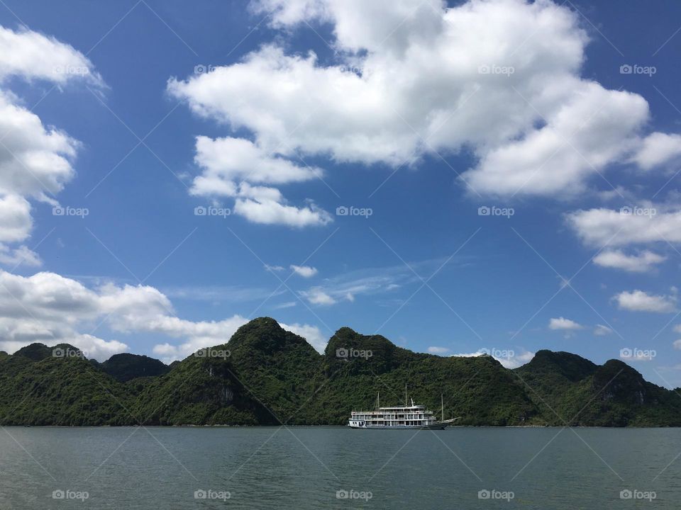 Halong Bay, the UNESCO heritage 