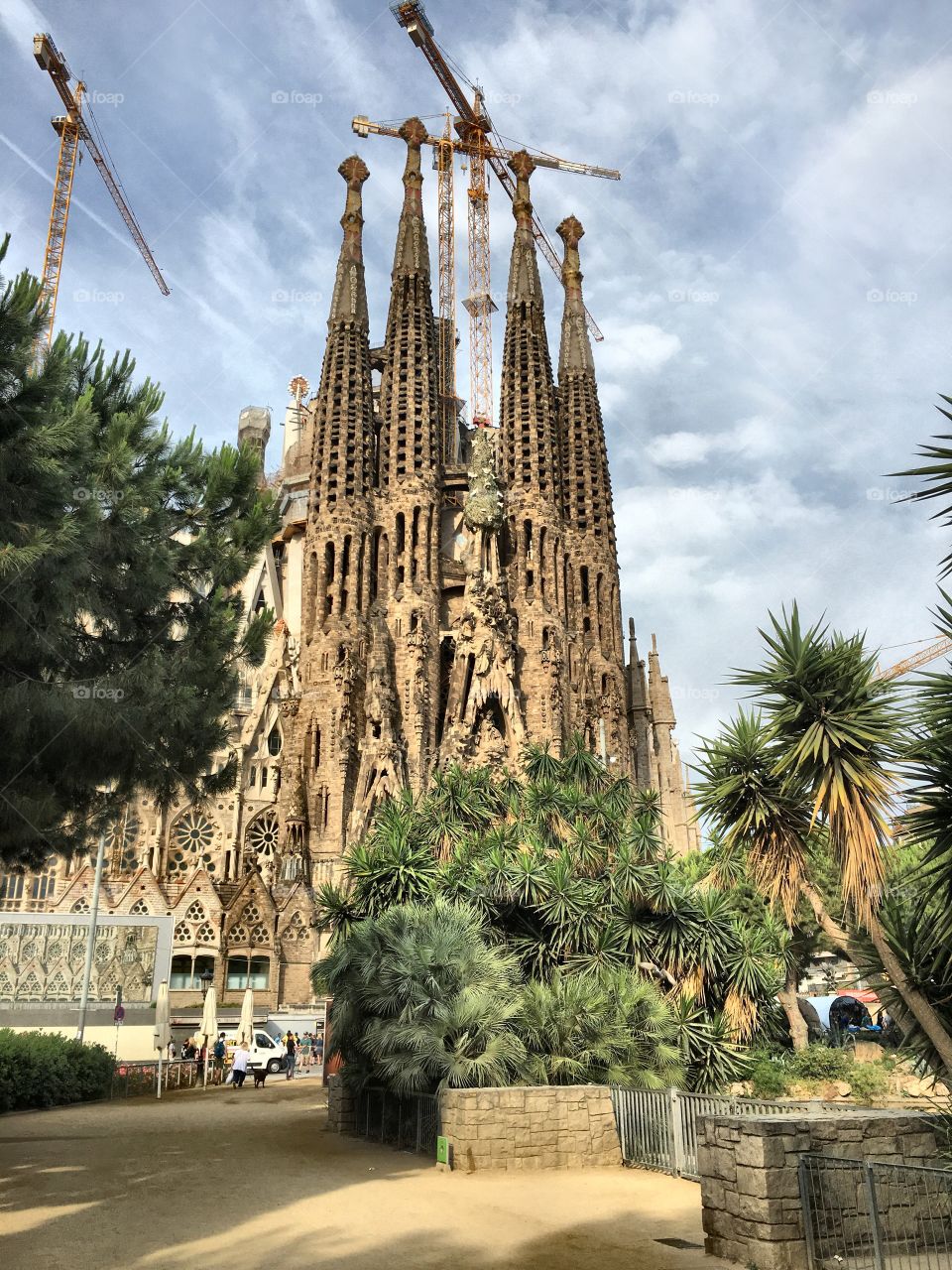 AWESOME place, Gaudi was amazing 🌍👏🏻👍🏻💪🏿#instagram #barcelona #blog #town #michaltoloczkopodróżnik #michaltoloczko #ilovebarcelona #sagradafamilia #catalunya #trip #travelling #traveller #photo #view #discover #building #travels #travelphoto #traveltheworld #travelawesome #inspiration #traveldiary #travelblog #discoveryourworld #adventuretime #tubyłem #photooftheday #world @wakacyjnipiraci @barcelona_barcelona @visitbarcelona @catalunyaexperience @loves_catalunya