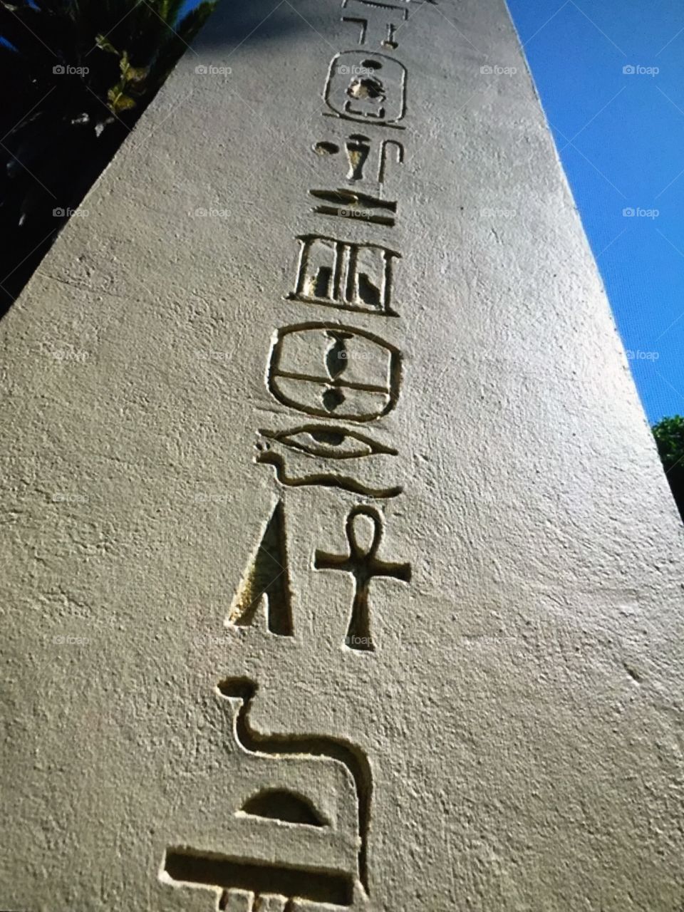 Egyptian monument 