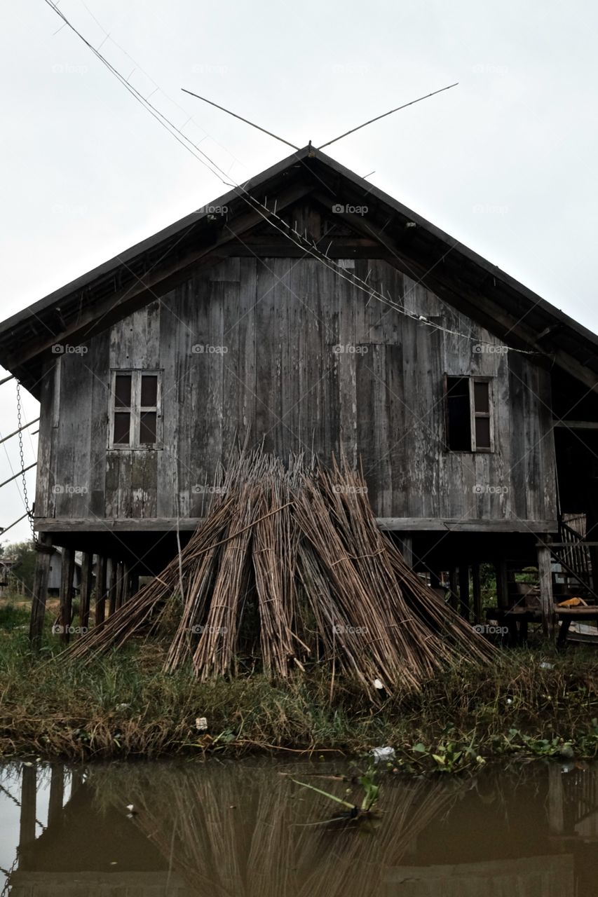 An eerie Barn