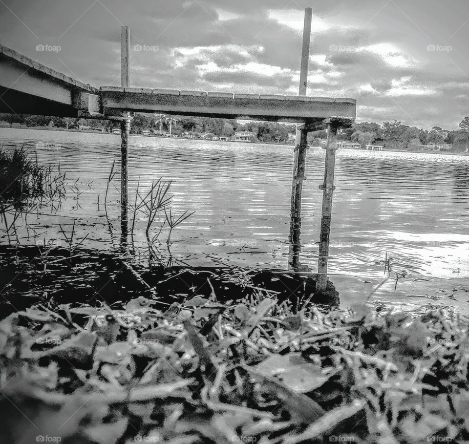 peaceful dockside