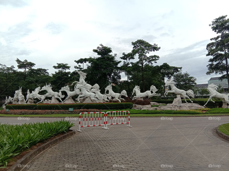 Citra Grand City Palembang, patung kuda di Citra Grand City Palembang