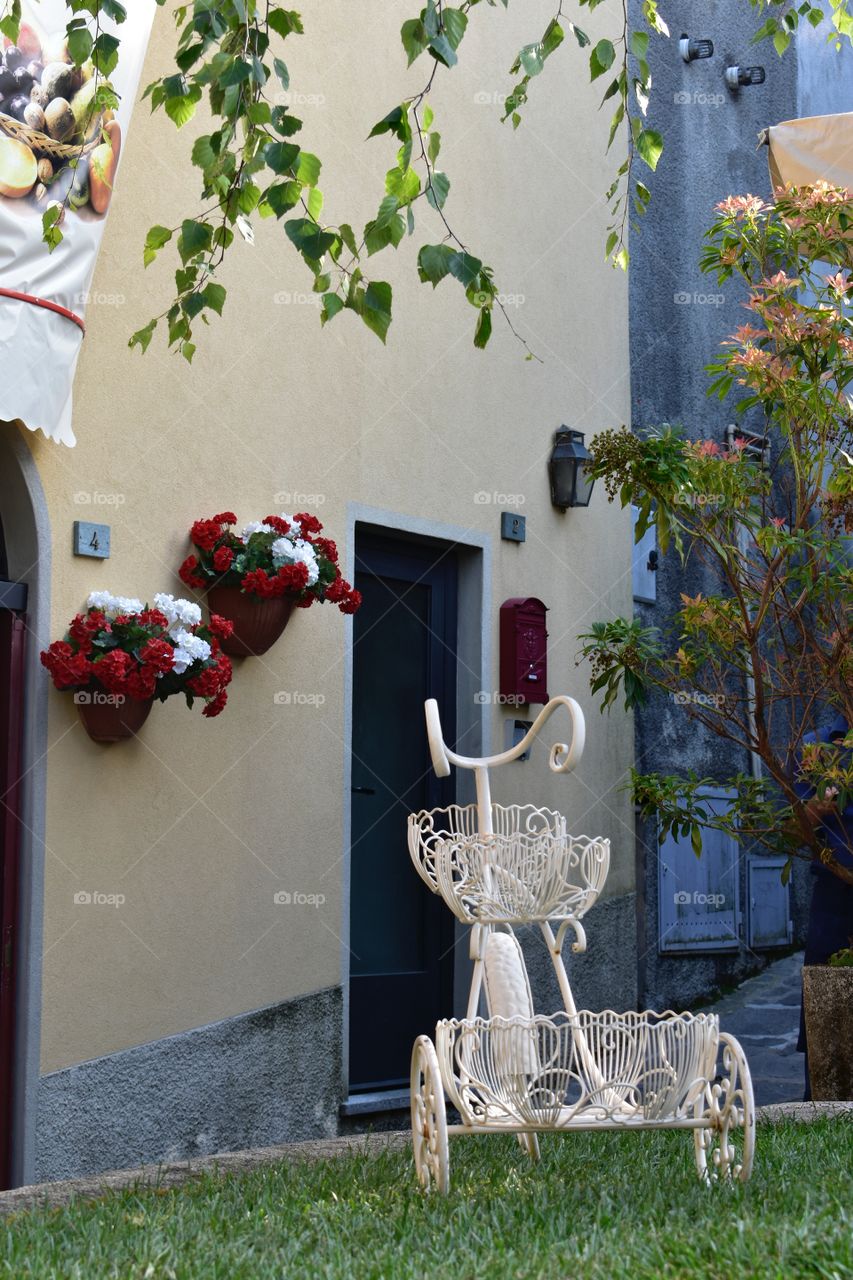 Lake como tricycle Italy.