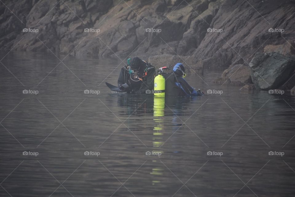 Scuba divers