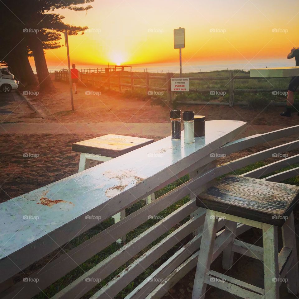 The coffee shop by the sea