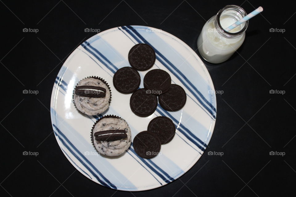 Oreo Cupcakes with Oreo Buttercream Icing