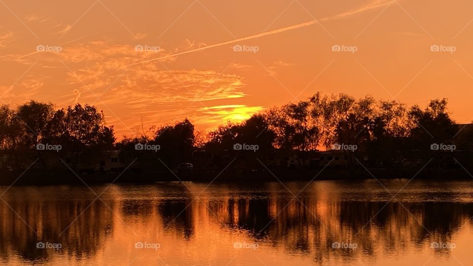 Just when you think the evening for pictures may not be great but the sky is filled with gorgeous colours and high clouds will dominate the Twilight. 